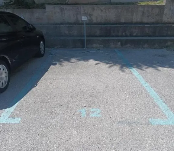 Submarine Apartman *