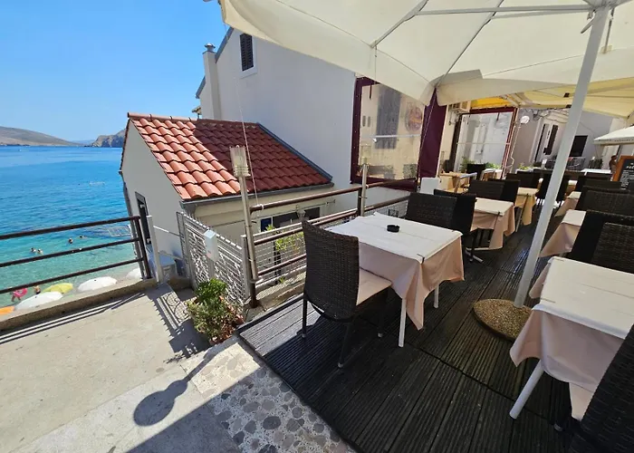 Submarine Apartman *