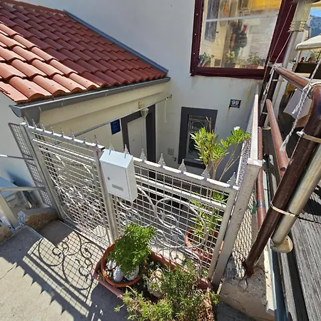 Submarine アパート *